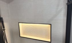 Cajón de baño con luz led para artículos de aseo